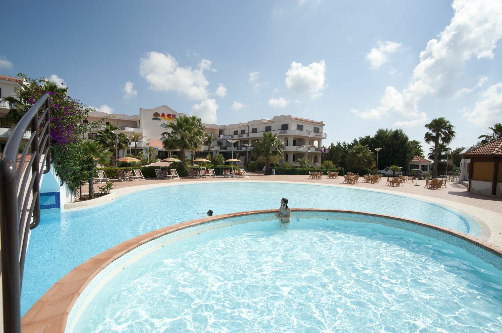 Oasiclub Hotel - Appartamenti 维耶斯泰 外观 照片